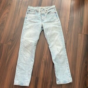 Levi’s light washed wedgie straight Jean